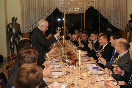 Le dinner au château de Bled - toast de Michael Mukasey ministre de la Justice américain