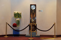 La reproduction de l'horloge de parquet, offert par la Slovénie afin de marquer durablement la Présidence slovène (bâtiment Justus-Lipsius au 50e étage)