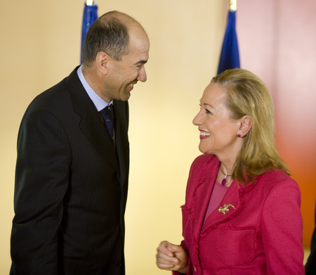 Premier ministre slovène Janez Janša avec la commissaire européenne Benita Ferrero-Waldner