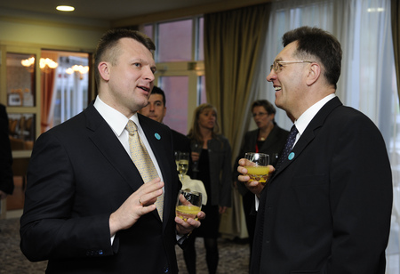Latvijski minister za promet in komunikacije Ainārs Šlesers in litvanski minister za promet in komunikacije Algirdas Butkevičius