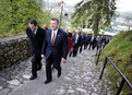 Délégués montant au château de Bled