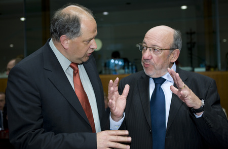 Slovenian State Secretary Andrej Šter talking with the EU Commissioner responsible for Development and Humanitarian Aid Louis Michel prior to the start of the Extraordinary General Affairs Council