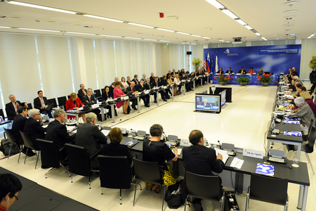 Session dans la Salle Splendens, Centre de congrès de Brdo