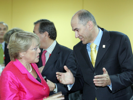 Chilean President Michelle Bachelet with the Slovenian Prime Minister and President of the European Council Janez Janša