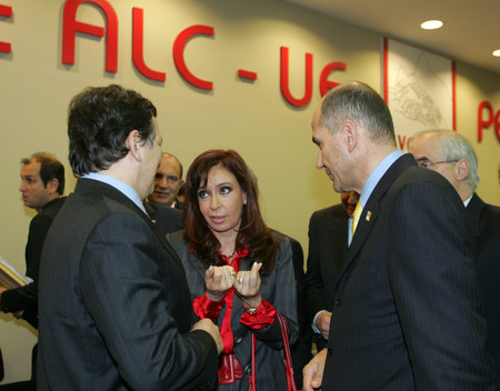 Janez Janša et José Manuel Barroso avec la président argentin Christino Fernandez de Kircher