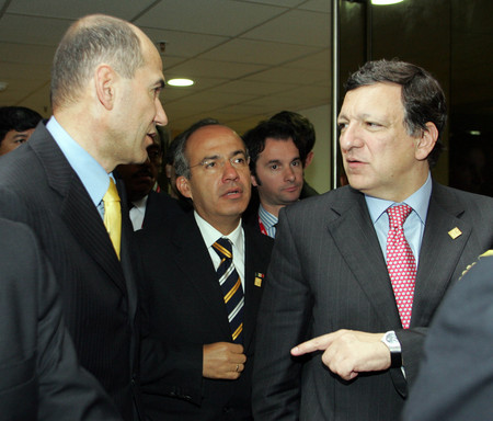 Premier ministre slovène et président du Conseil européen Janez Janša, président mexicain Vincente Fox et Président de la Commission européenne José Manuel Barroso avant le Sommet l'UE – Mexique