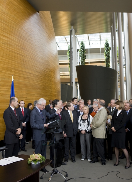 The formal signature in Strasbourg of the Joint Tripartite Declaration establishing a 'European Maritime Day'