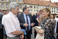Slovak Agriculture Minister Zdenka Kramplova (R) with her spouse (L) and the Bulgarian Agriculture and Food Minister Valeri Mitkov Tsvetanov (C)