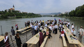 Splav na plovbi po reki Dravi
