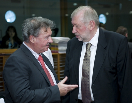 Luxembourgian Minister of Foreign Affairs Jean Asselborn and Slovenian Minister of Foreign Affairs Dimitrij Rupel prior to the start of the Council