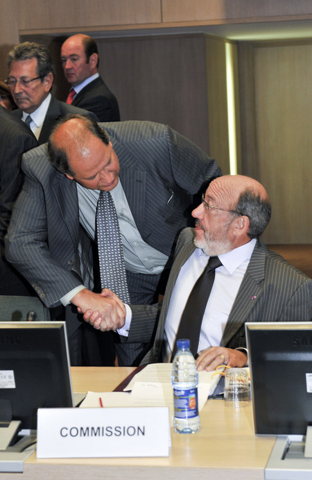 Slovenian State Secretary Andrej Šter talking with the EU Commissioner responsible for Development and Humanitarian Aid Louis Michel prior to the start of the General Affairs Council