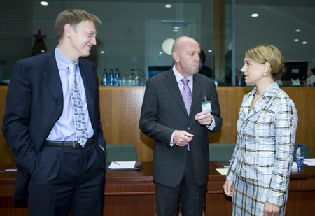 Janez Potočnik, European Commissioner, Geza Egyed, Hungarian State Secretary for Economic Development, and Slovenian Minister of Higher Education, Science and Technology Mojca Kucler Dolinar