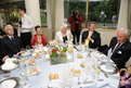 Miza gostiteljev, slovenskega ministra Iztoka Jarca in njegove soproge Helene