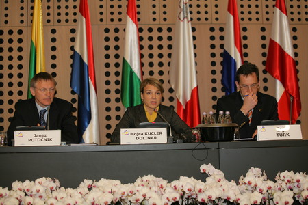 Novinarska konferenca (Potočnik, Kucler Dolinar, Turk)