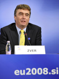 Ministre slovène de l'Éducation et du Sport Milan Zver à la conférence de presse