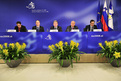 Conférence de presse (Anže Logar, Janez Podobnik, Andrej Vizjak, Andrej Bajuk et Žiga Turk)