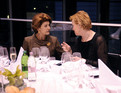 Komisarka za zdravje Androulla Vassiliou in ministrica Zofija Mazej Kukovič med pogovorom na večerji