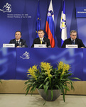 Conférence de presse: Franco Frattini, Dragutin Mate et Drago Menegalija