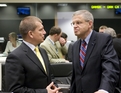 Ministre de la Justice hollandais Ernst Hirsch Ballin parlant au ministre slovène de l'intérieur Dragutin Mate avant la session du Conseil de JAI