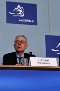 Le ministre slovène de la Justice Lovro Šturm lors de la conférence de presse